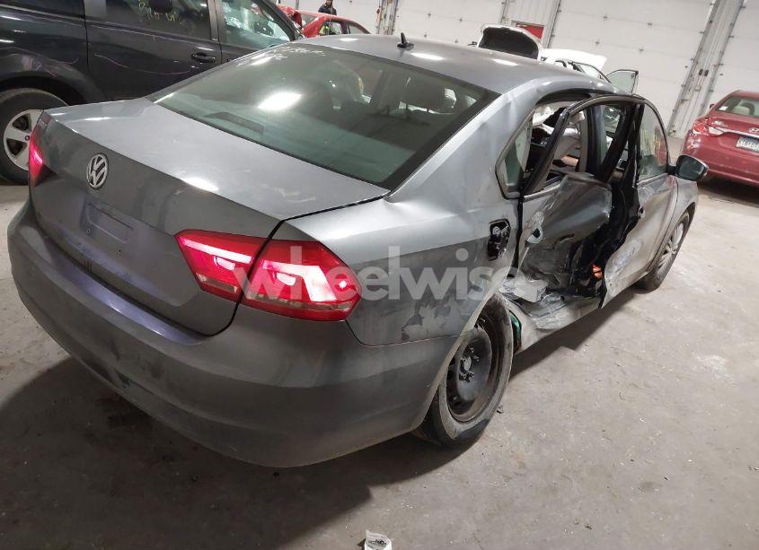 Photo 4 of 2014 Volkswagen Passat 2.5L S (VIN 1VWAH7A3XEC005188)