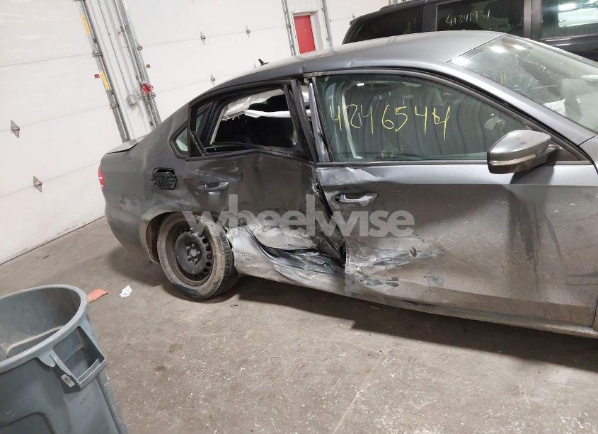 Photo 6 of 2014 Volkswagen Passat 2.5L S (VIN 1VWAH7A3XEC005188)