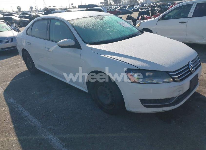 2012 Volkswagen Passat 2.5L S (VIN 1VWAP7A30CC020816) main photo