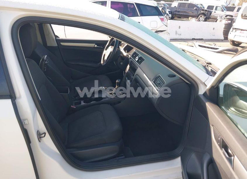 Photo 5 of 2012 Volkswagen Passat 2.5L S (VIN 1VWAP7A30CC020816)