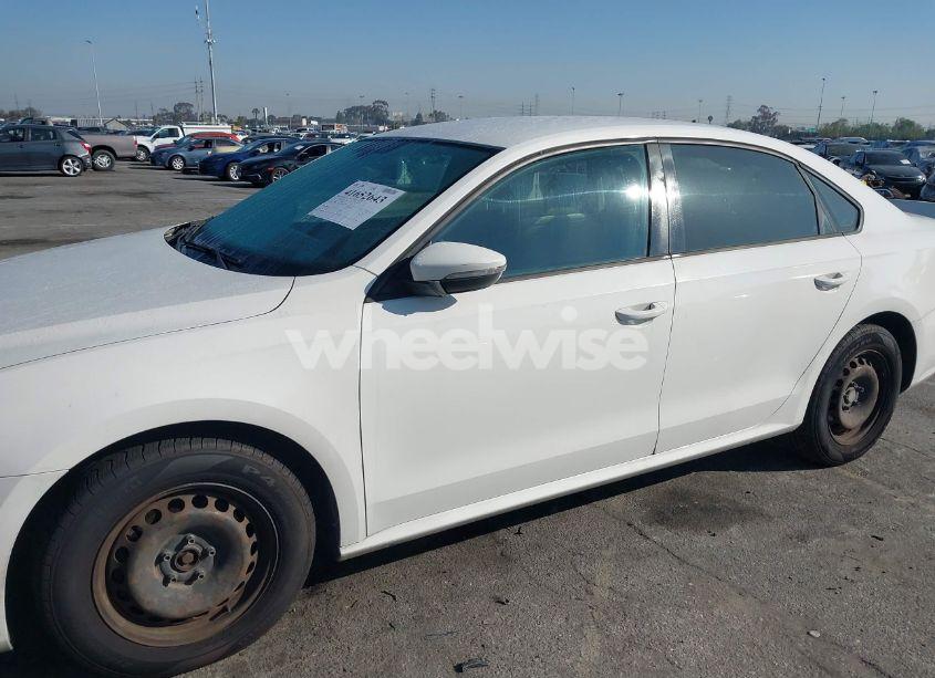 Photo 6 of 2012 Volkswagen Passat 2.5L S (VIN 1VWAP7A30CC020816)