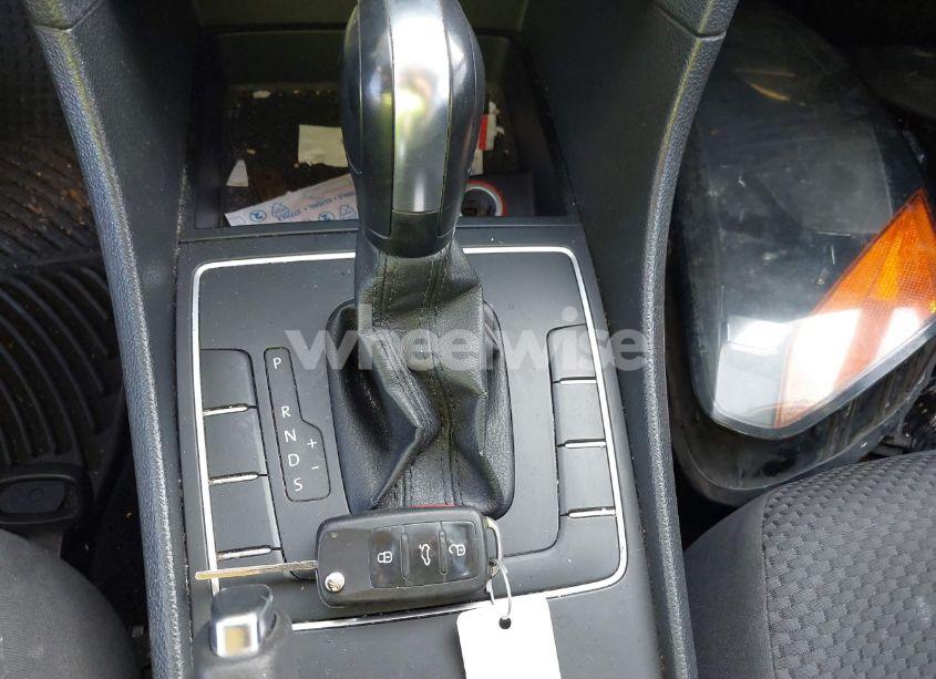 Photo 11 of 2013 Volkswagen Passat 2.5L S (VIN 1VWAP7A30DC029503)