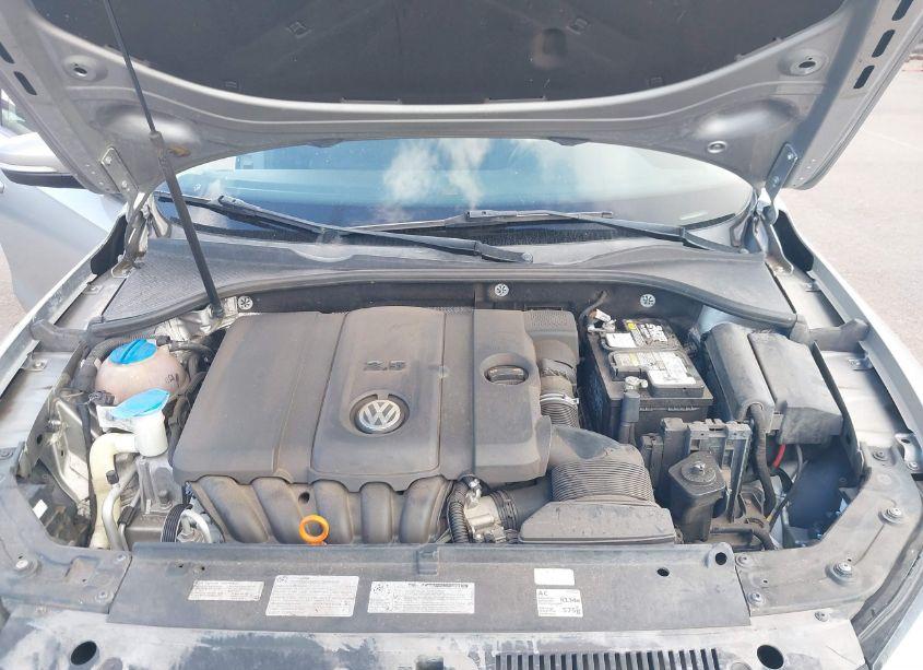 Photo 10 of 2013 Volkswagen Passat 2.5L S (VIN 1VWAP7A30DC101543)