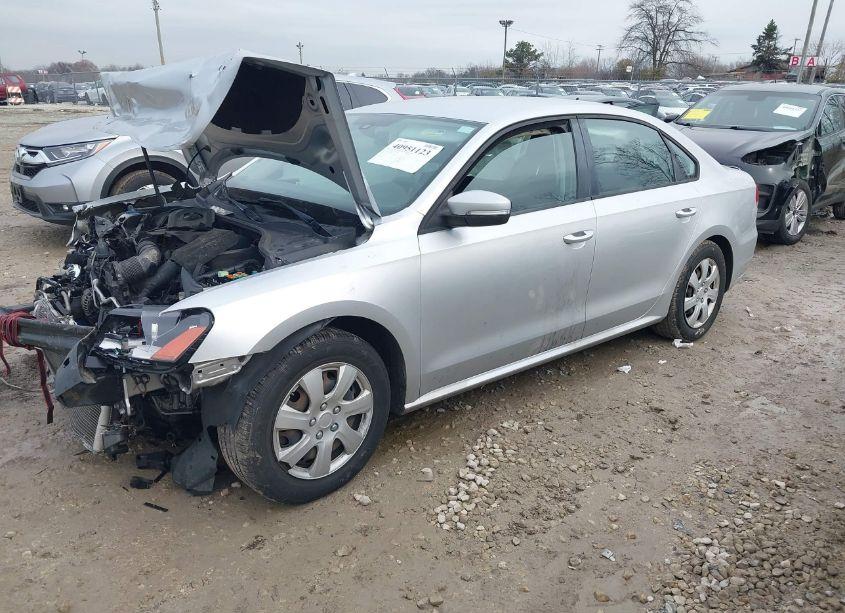Photo 2 of 2013 Volkswagen Passat 2.5L S (VIN 1VWAP7A30DC113532)