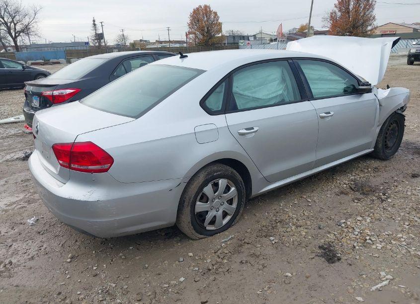 Photo 4 of 2013 Volkswagen Passat 2.5L S (VIN 1VWAP7A30DC113532)