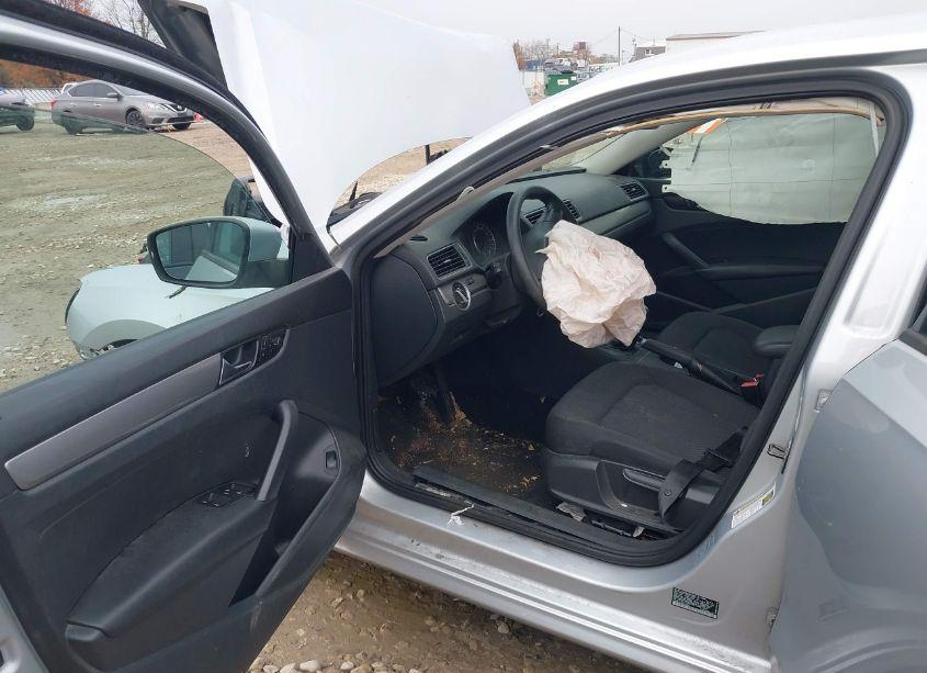 Photo 5 of 2013 Volkswagen Passat 2.5L S (VIN 1VWAP7A30DC113532)