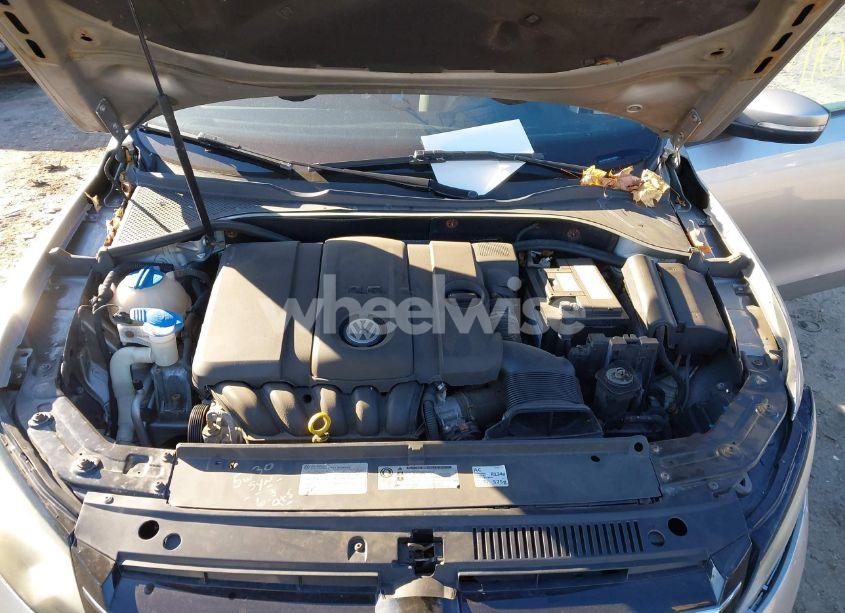 Photo 10 of 2014 Volkswagen Passat 2.5L S (VIN 1VWAP7A30EC008863)