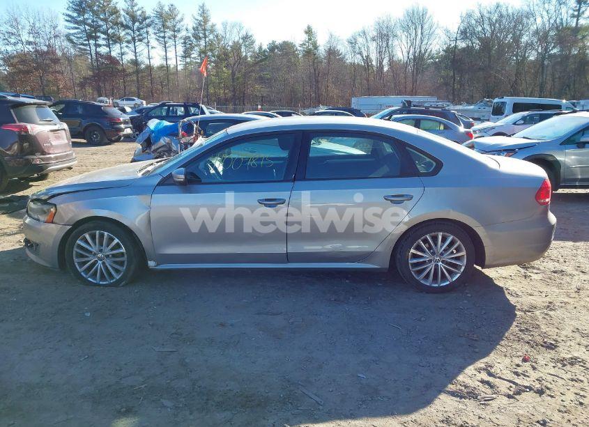 Photo 14 of 2014 Volkswagen Passat 2.5L S (VIN 1VWAP7A30EC008863)