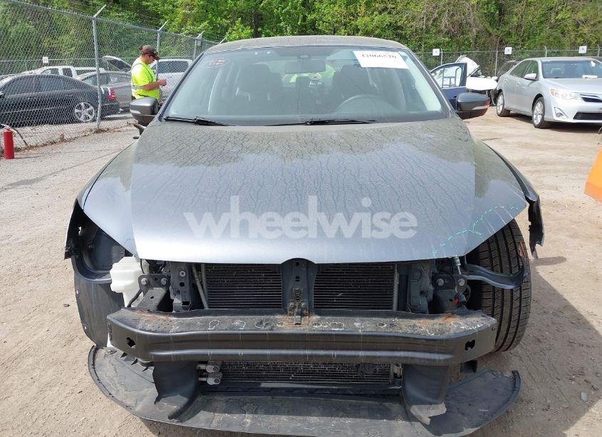 Photo 13 of 2014 Volkswagen Passat 2.5L S (VIN 1VWAP7A30EC016476)