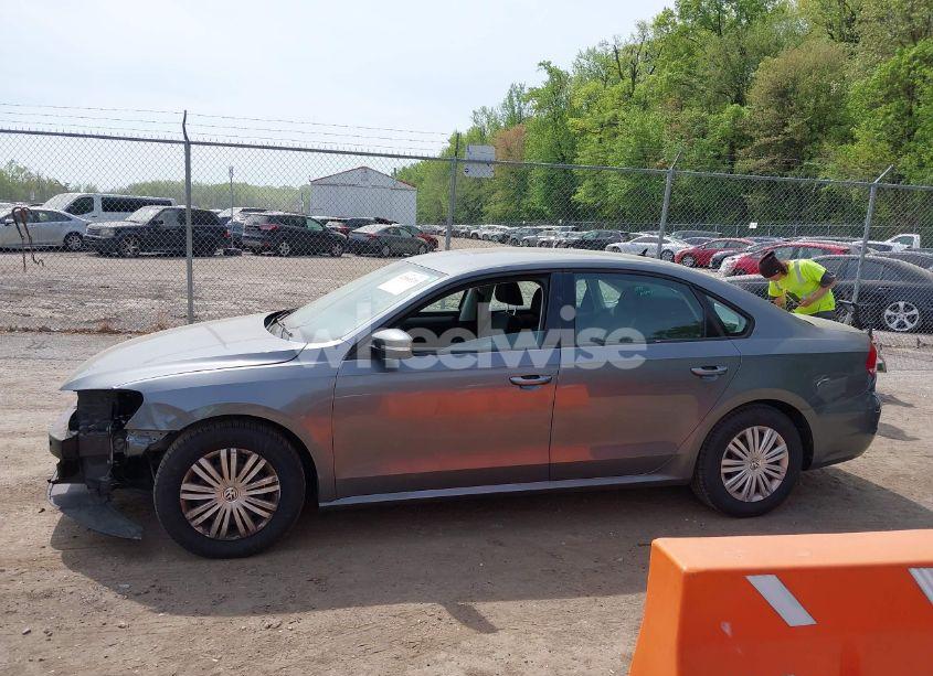Photo 15 of 2014 Volkswagen Passat 2.5L S (VIN 1VWAP7A30EC016476)
