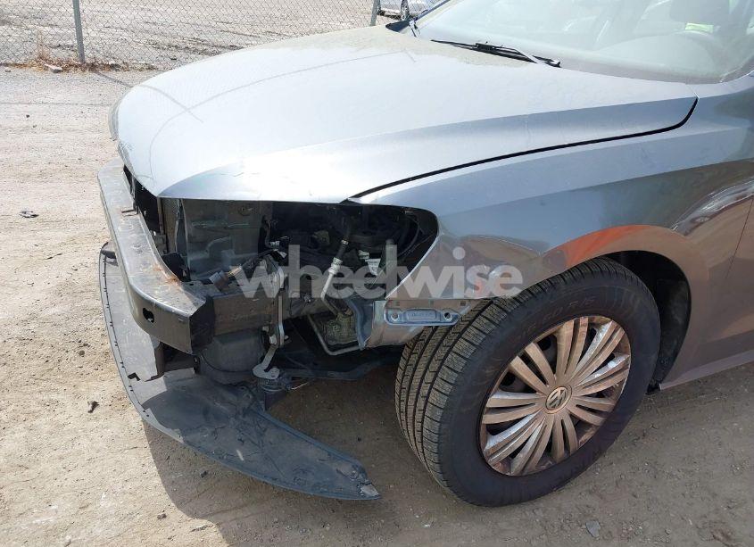 Photo 6 of 2014 Volkswagen Passat 2.5L S (VIN 1VWAP7A30EC016476)