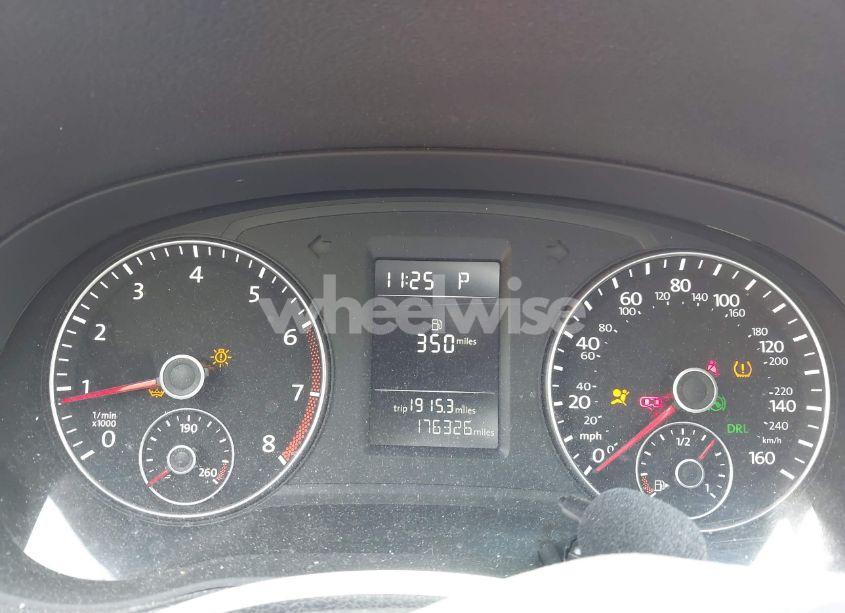 Photo 7 of 2014 Volkswagen Passat 2.5L S (VIN 1VWAP7A30EC016476)