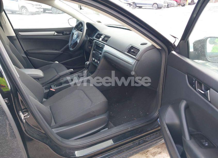 Photo 5 of 2012 Volkswagen Passat 2.5L S (VIN 1VWAP7A31CC037124)