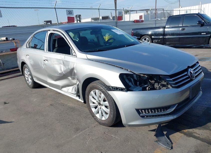 2012 Volkswagen Passat 2.5L S (VIN 1VWAP7A31CC079793) main photo