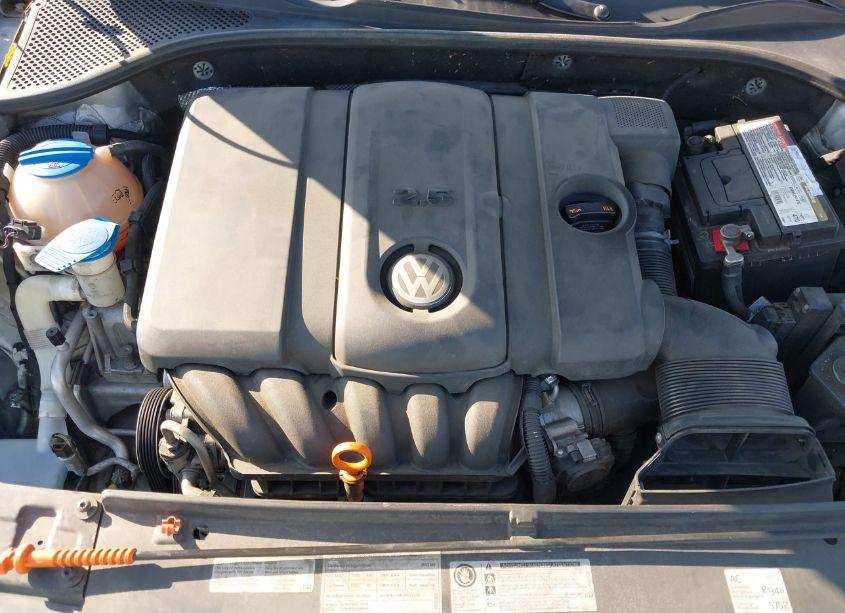 Photo 10 of 2012 Volkswagen Passat 2.5L S (VIN 1VWAP7A31CC079793)