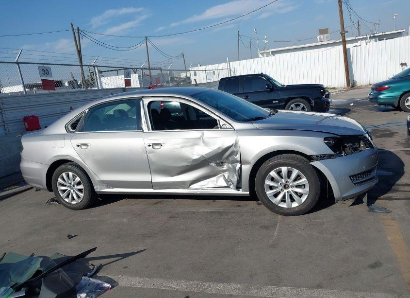Photo 13 of 2012 Volkswagen Passat 2.5L S (VIN 1VWAP7A31CC079793)