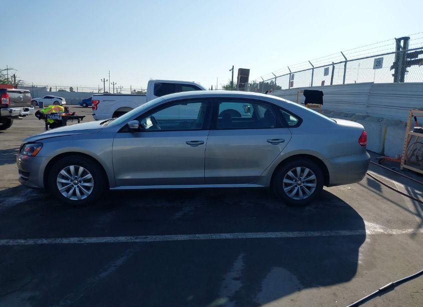 Photo 14 of 2012 Volkswagen Passat 2.5L S (VIN 1VWAP7A31CC079793)