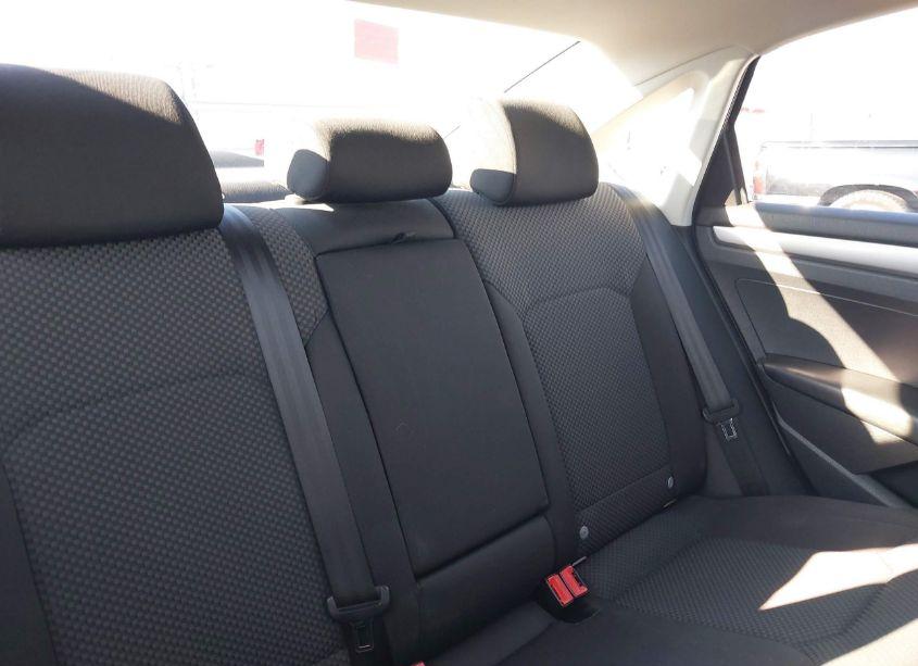 Photo 8 of 2012 Volkswagen Passat 2.5L S (VIN 1VWAP7A31CC079793)