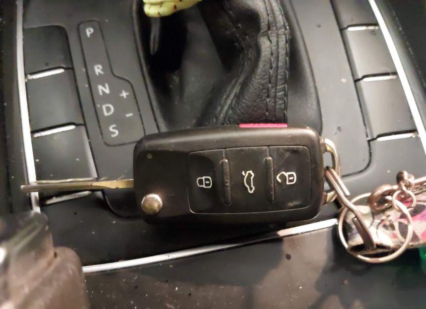 Photo 11 of 2013 Volkswagen Passat 2.5L S (VIN 1VWAP7A31DC028277)