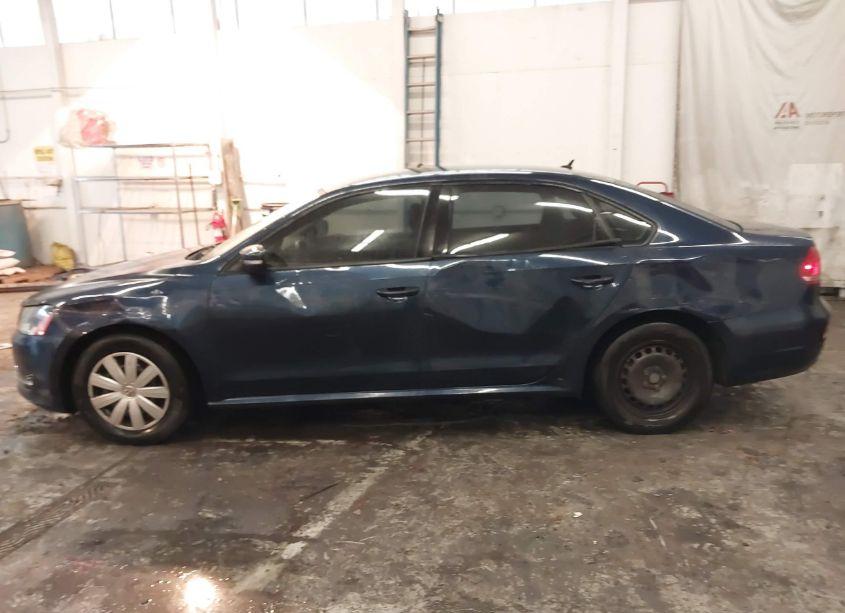 Photo 14 of 2013 Volkswagen Passat 2.5L S (VIN 1VWAP7A31DC028277)