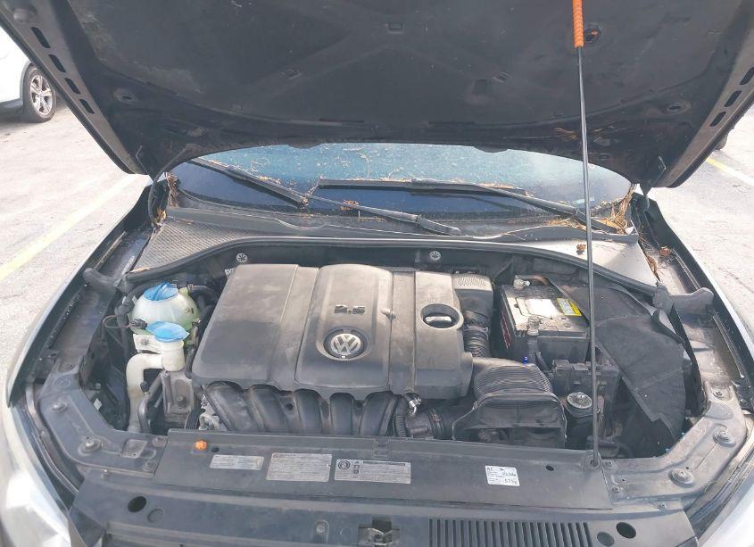 Photo 10 of 2013 Volkswagen Passat 2.5L S (VIN 1VWAP7A32DC053088)