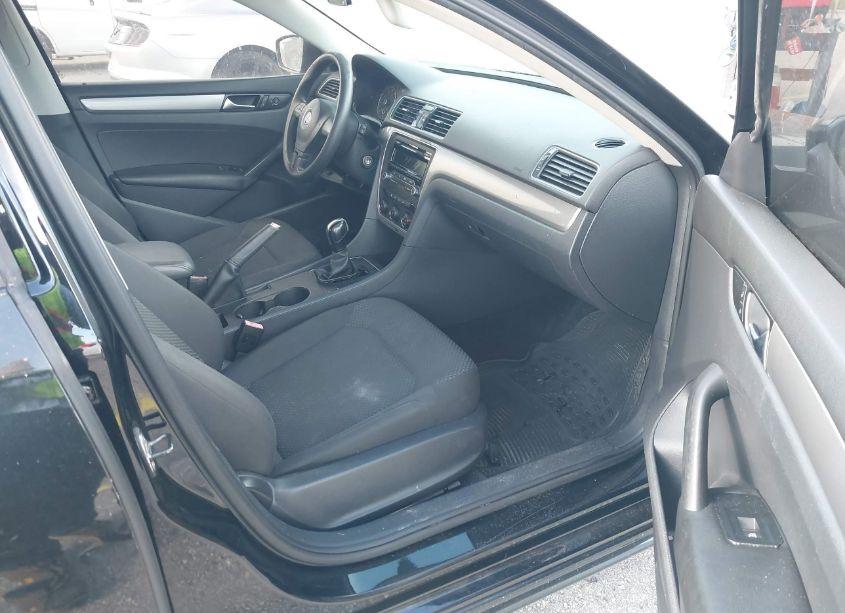 Photo 5 of 2013 Volkswagen Passat 2.5L S (VIN 1VWAP7A32DC053088)