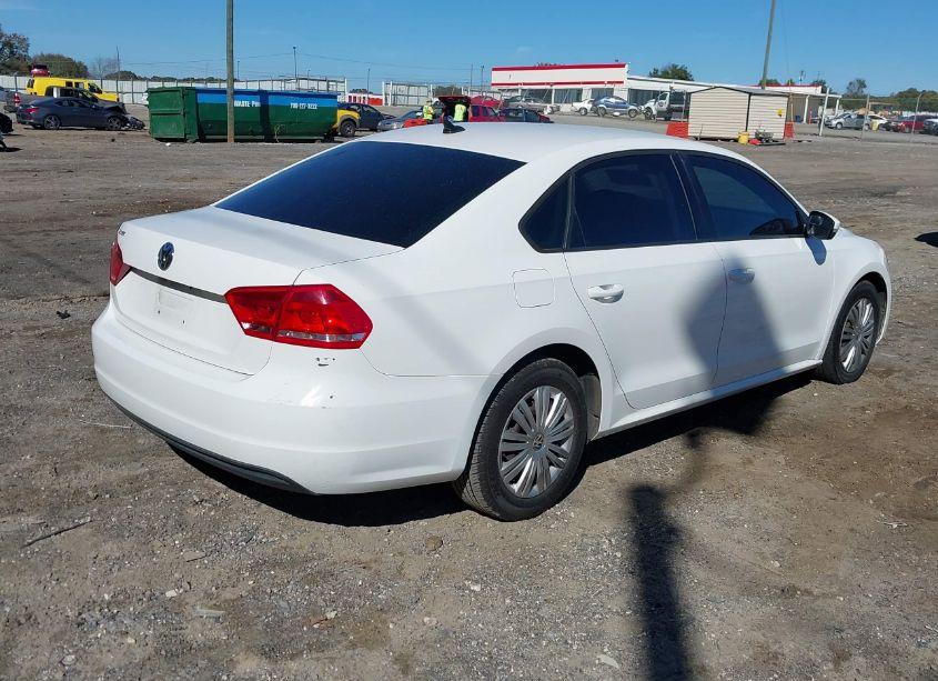 Photo 4 of 2014 Volkswagen Passat 2.5L S (VIN 1VWAP7A32EC025728)