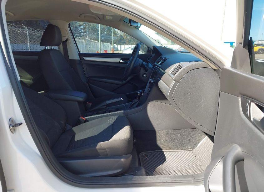 Photo 5 of 2014 Volkswagen Passat 2.5L S (VIN 1VWAP7A32EC025728)