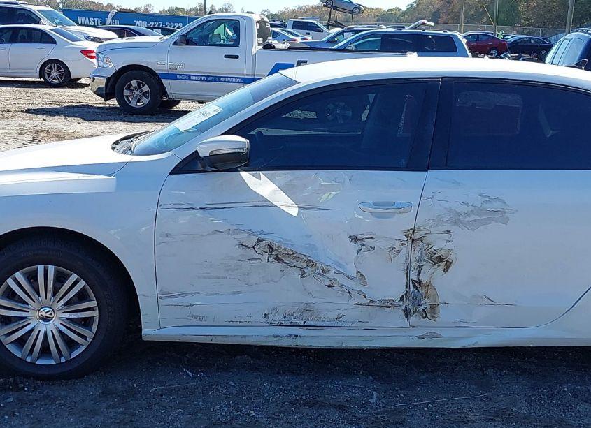 Photo 6 of 2014 Volkswagen Passat 2.5L S (VIN 1VWAP7A32EC025728)