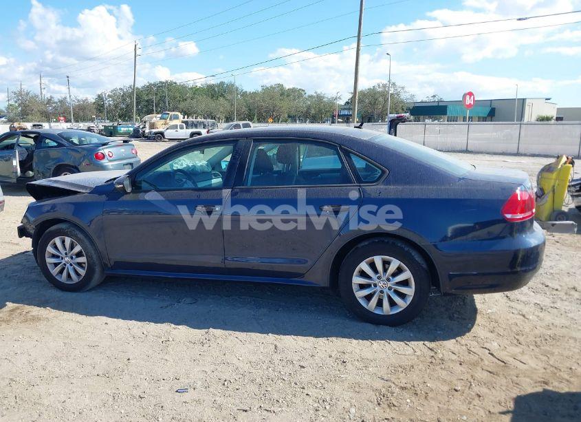 Photo 13 of 2012 Volkswagen Passat 2.5L S (VIN 1VWAP7A33CC051218)
