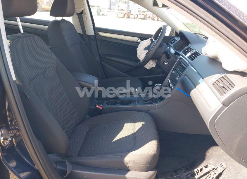 Photo 5 of 2012 Volkswagen Passat 2.5L S (VIN 1VWAP7A33CC051218)