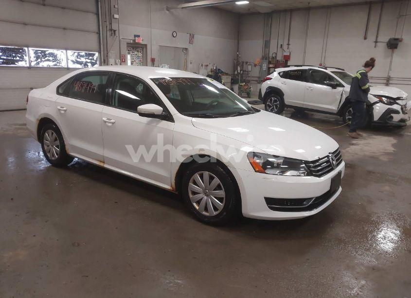 2013 Volkswagen Passat 2.5L S (VIN 1VWAP7A33DC040480) main photo