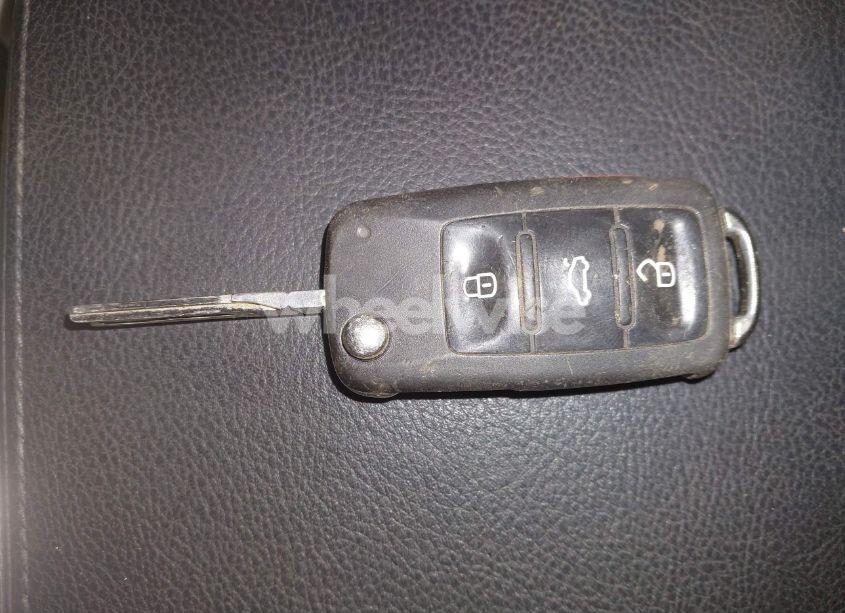 Photo 11 of 2013 Volkswagen Passat 2.5L S (VIN 1VWAP7A33DC040480)