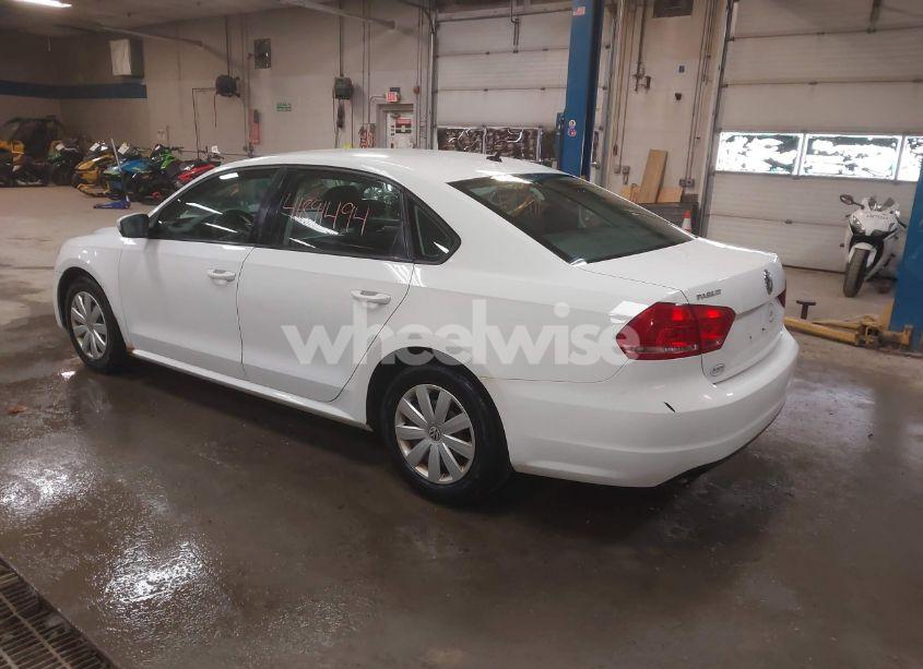 Photo 3 of 2013 Volkswagen Passat 2.5L S (VIN 1VWAP7A33DC040480)
