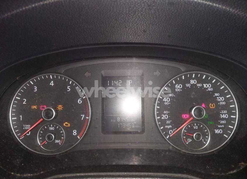 Photo 7 of 2013 Volkswagen Passat 2.5L S (VIN 1VWAP7A33DC040480)