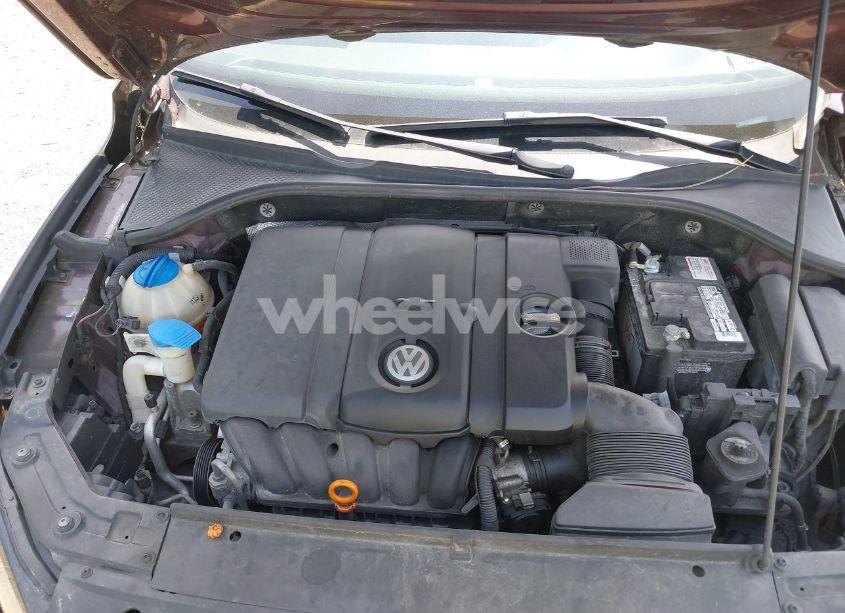 Photo 10 of 2013 Volkswagen Passat 2.5L S (VIN 1VWAP7A33DC085208)