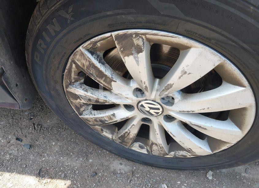 Photo 12 of 2013 Volkswagen Passat 2.5L S (VIN 1VWAP7A33DC085208)