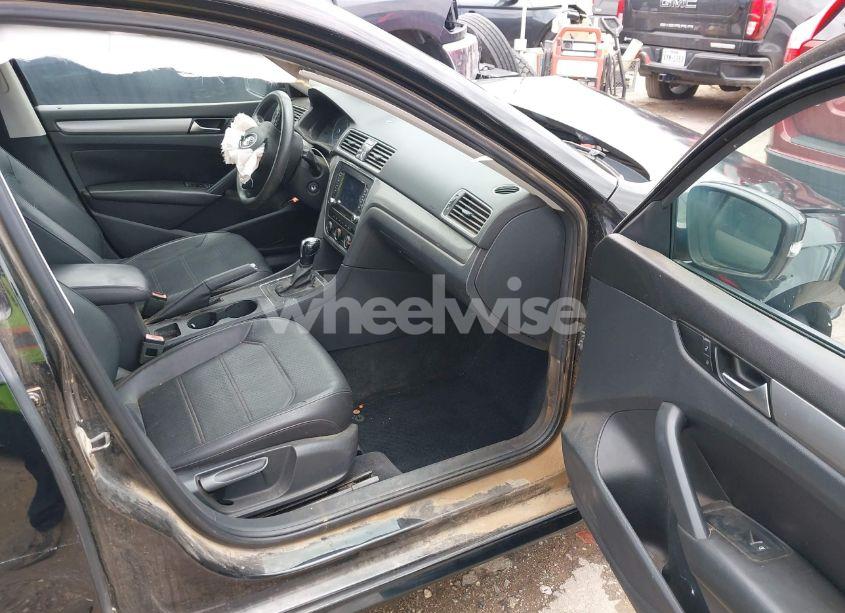 Photo 5 of 2013 Volkswagen Passat 2.5L WOLFSBURG EDITION (VIN 1VWAP7A33DC142183)