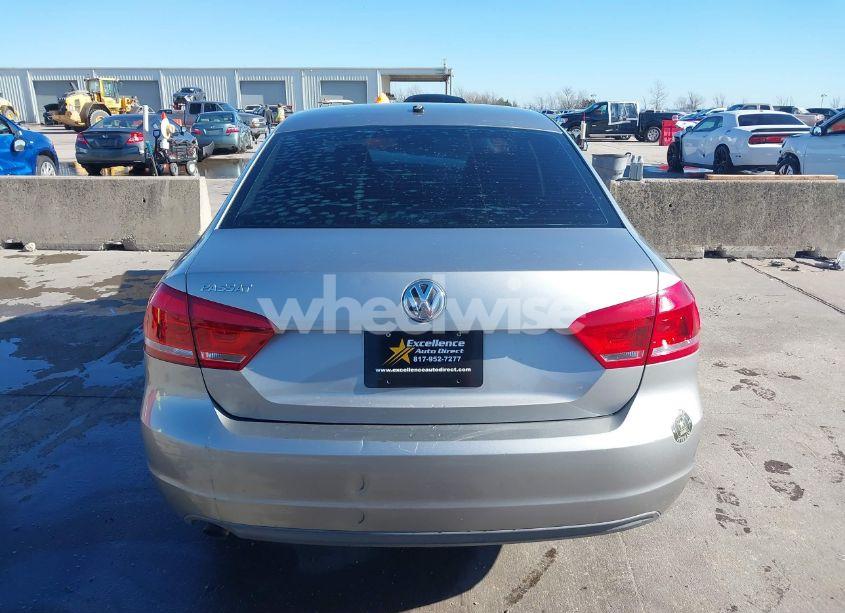 Photo 17 of 2012 Volkswagen Passat 2.5L S (VIN 1VWAP7A34CC014601)