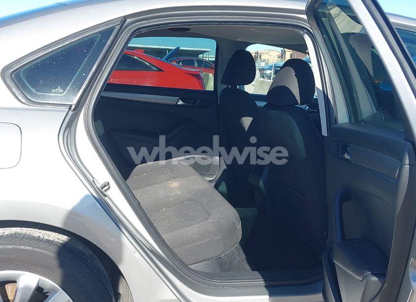 Photo 8 of 2012 Volkswagen Passat 2.5L S (VIN 1VWAP7A34CC014601)
