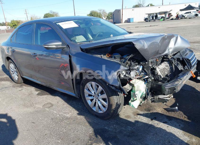 2012 Volkswagen Passat 2.5L S (VIN 1VWAP7A34CC019328) main photo