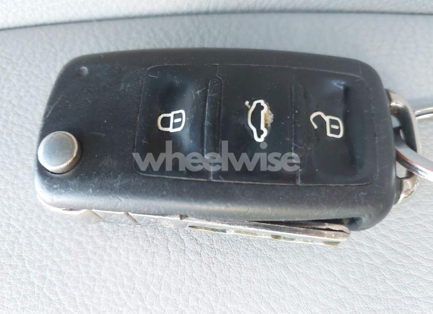 Photo 11 of 2012 Volkswagen Passat 2.5L S (VIN 1VWAP7A34CC019328)