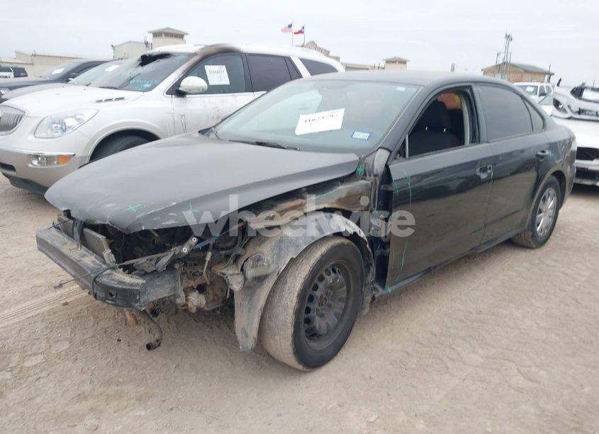 Photo 2 of 2013 Volkswagen Passat 2.5L S (VIN 1VWAP7A34DC065453)