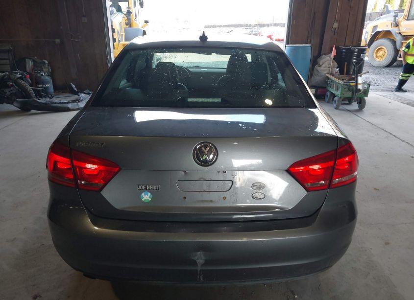 Photo 16 of 2014 Volkswagen Passat 2.5L WOLFSBURG EDITION (VIN 1VWAP7A34EC017808)
