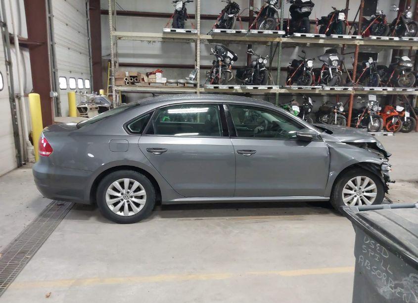 Photo 13 of 2012 Volkswagen Passat 2.5L S (VIN 1VWAP7A35CC058705)