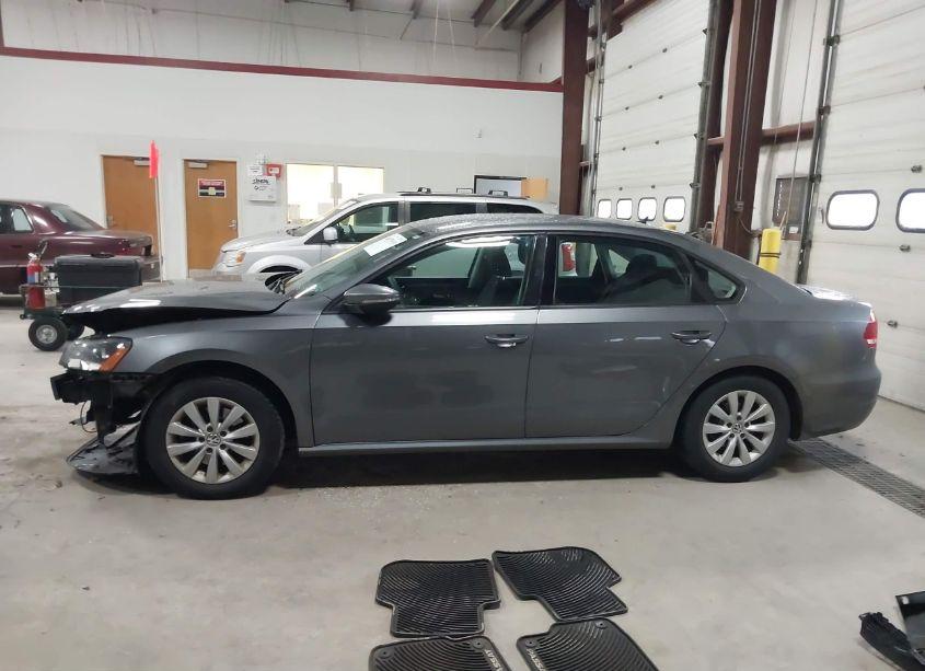 Photo 14 of 2012 Volkswagen Passat 2.5L S (VIN 1VWAP7A35CC058705)