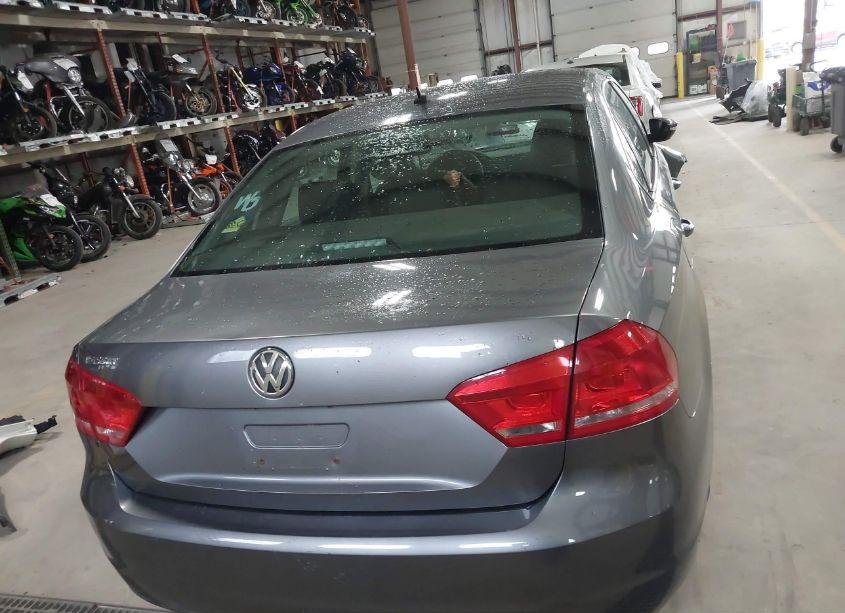 Photo 16 of 2012 Volkswagen Passat 2.5L S (VIN 1VWAP7A35CC058705)