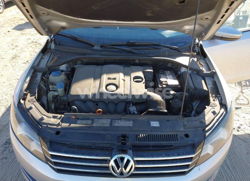 Photo 10 of 2012 Volkswagen Passat 2.5L S (VIN 1VWAP7A35CC063824)