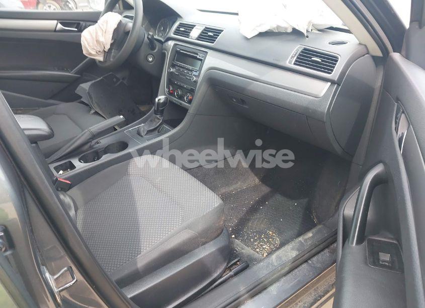 Photo 5 of 2013 Volkswagen Passat 2.5L S (VIN 1VWAP7A35DC013006)