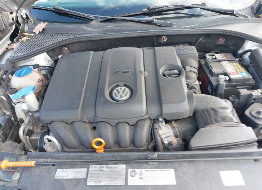 Photo 10 of 2012 Volkswagen Passat 2.5L S (VIN 1VWAP7A36CC058244)